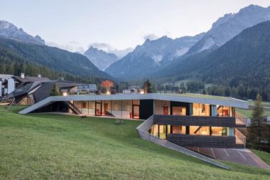 Family Resort Rainer Hotel/Residences