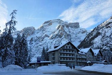Hotel Pragser Wildsee