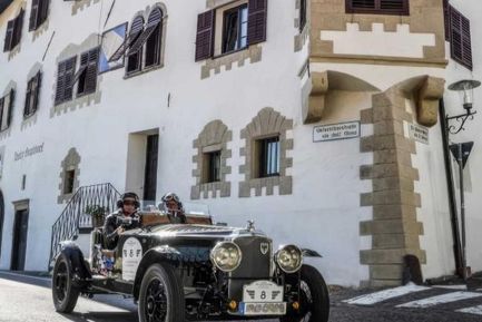 Ansitz Grustdorf (Appiano) in estate