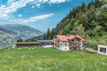 Moarl Hof (Kastelruth / Tagusens) im Sommer