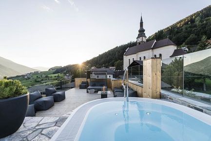 Viel Nois Guest House (Villnöß) im Sommer