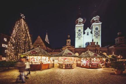 Weihnachtsmarkt & Light Musical
