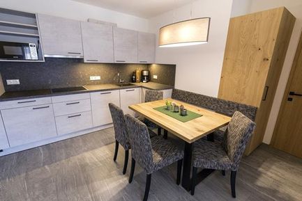 Appartements Zum Sonnentor (Valle Aurina / Lutago) in estate