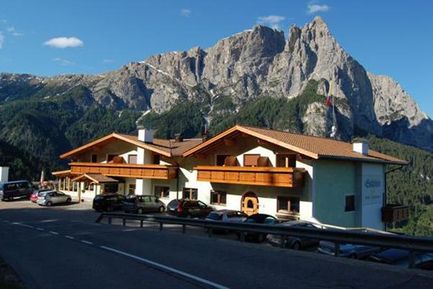 Hotel Gstatsch (Castelrotto) in estate
