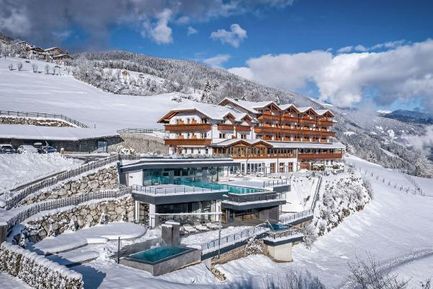 Panoramahotel Huberhof (Rio di Pusteria / Maranza) in inverno