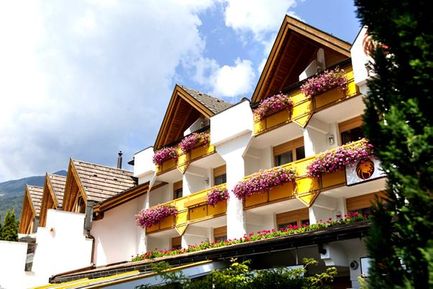 Hotel Löwenhof (Brixen) im Sommer