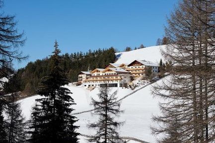Kräuterhotel Zischghof (Nova Ponente / Obereggen) in inverno