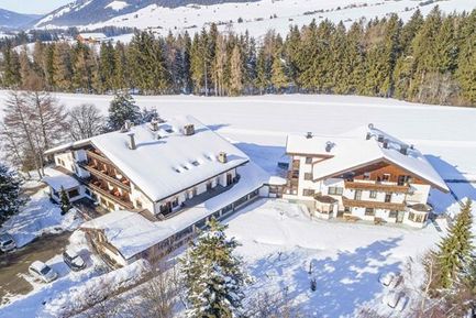 Hotel Hubertushof (Toblach) im Winter