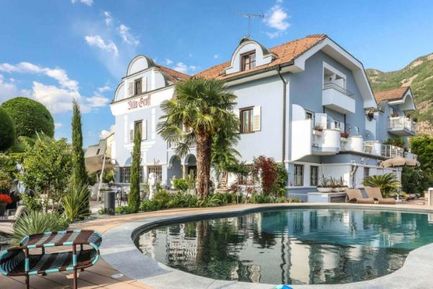 Villa Groff (Auer) im Sommer