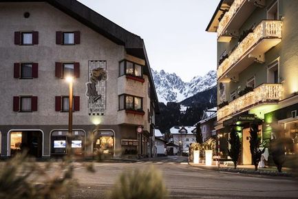 Post Residence & Residence Silvia