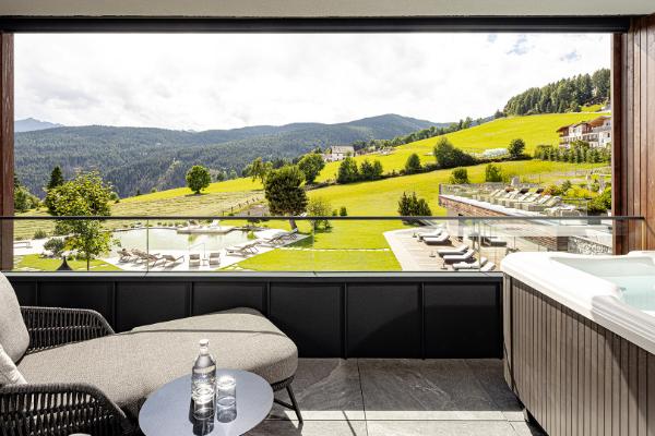 SONNENBERG Panorama Dolomites Wellbeing