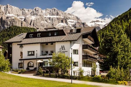 Hotel Mignon (Selva di Gardena) in estate