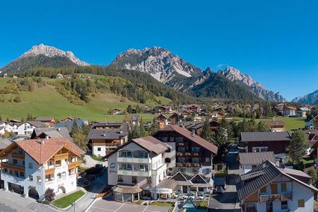 Hotel Teresa (St. Vigil in Enneberg) im Sommer