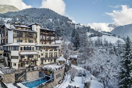 Hotel Paradies (Tires) in inverno