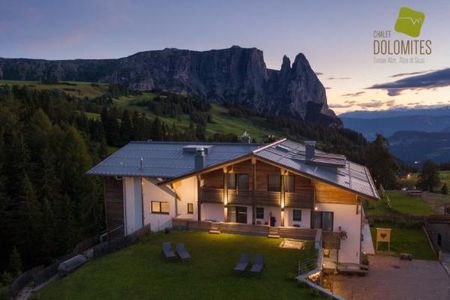 Hotel Chalet Dolomites (Seiser Alm) im Sommer