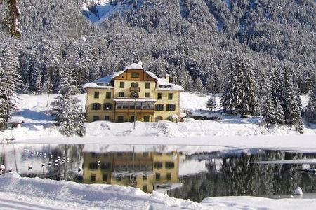 Hotel Baur am See (Toblach) im Winter