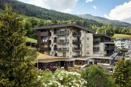 Hotel Feldthurnerhof (Feldthurns) im Sommer