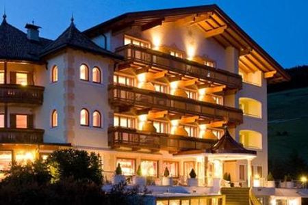 Hotel Edelweiss (Mühlbach / Meransen) im Sommer