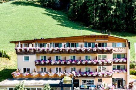 Hotel Gruber (Sesto) in estate