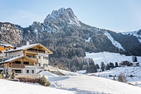 Luxury Chalet Plazola (Selva di Gardena) in inverno