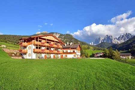 Proihof (Val di Funes / S. Maddalena) in estate