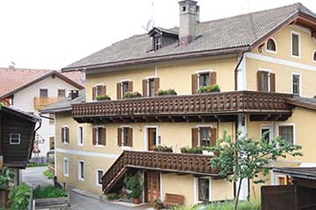 Haus Schmiedhofer (Niederdorf) im Winter