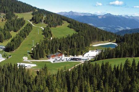 Hotel Jú Furcia (St. Vigil in Enneberg) im Sommer