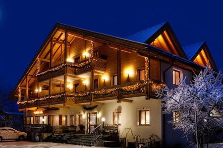 Pension Panorama (Welsberg-Taisten / Taisten) im Sommer