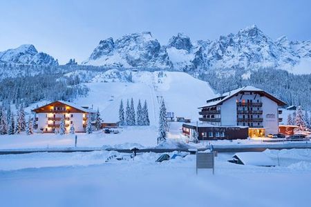 Hotel Kreuzbergpass (Sesto / Moso) in inverno