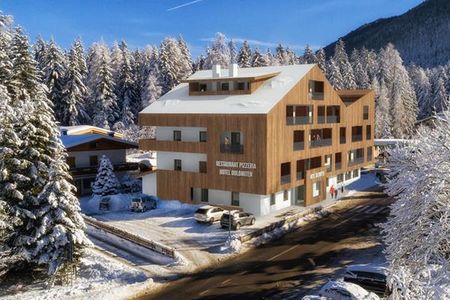 Hotel Dolomiten (Dobbiaco) in inverno