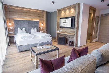 Alpin Hotel Sonnblick (Percha) im Sommer