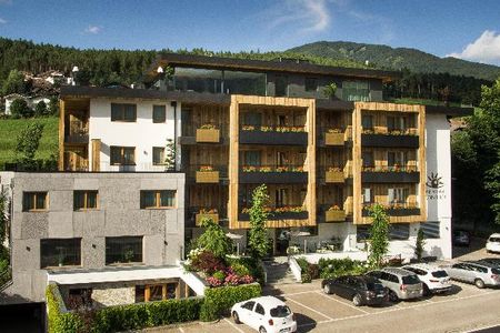 Alpin Hotel Sonnblick (Percha) im Sommer