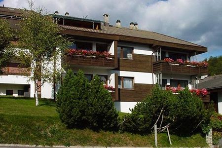 Apartments Lazzeri (Toblach) im Sommer