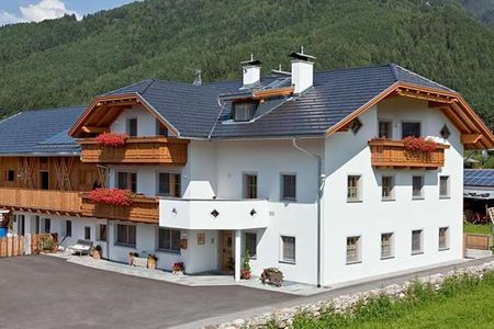 Christlrumerhof (Bruneck / St. Georgen) im Sommer