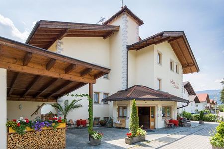 Hotel B&B Martha (Bruneck / Reischach) im Sommer