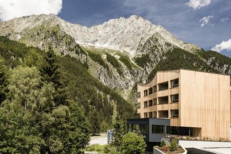 Falkensteiner Hotel Antholz (Antholz) im Sommer