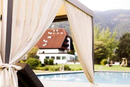 Hotel Royal Hinterhuber (Bruneck / Reischach) im Sommer