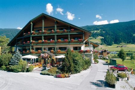 Hotel Brandl (Innichen) im Sommer