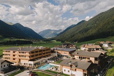 Alpine Nature Hotel Stoll (Gsies / Pichl) im Sommer