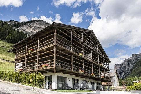 Cadepunt - The Dolomites Lodge
