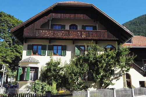 Frenes Apartments