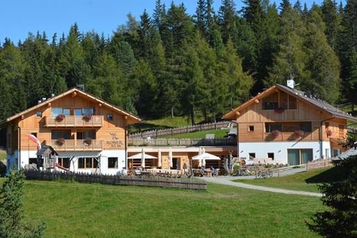 Naturhotel Runa (Rodeneck) im Sommer